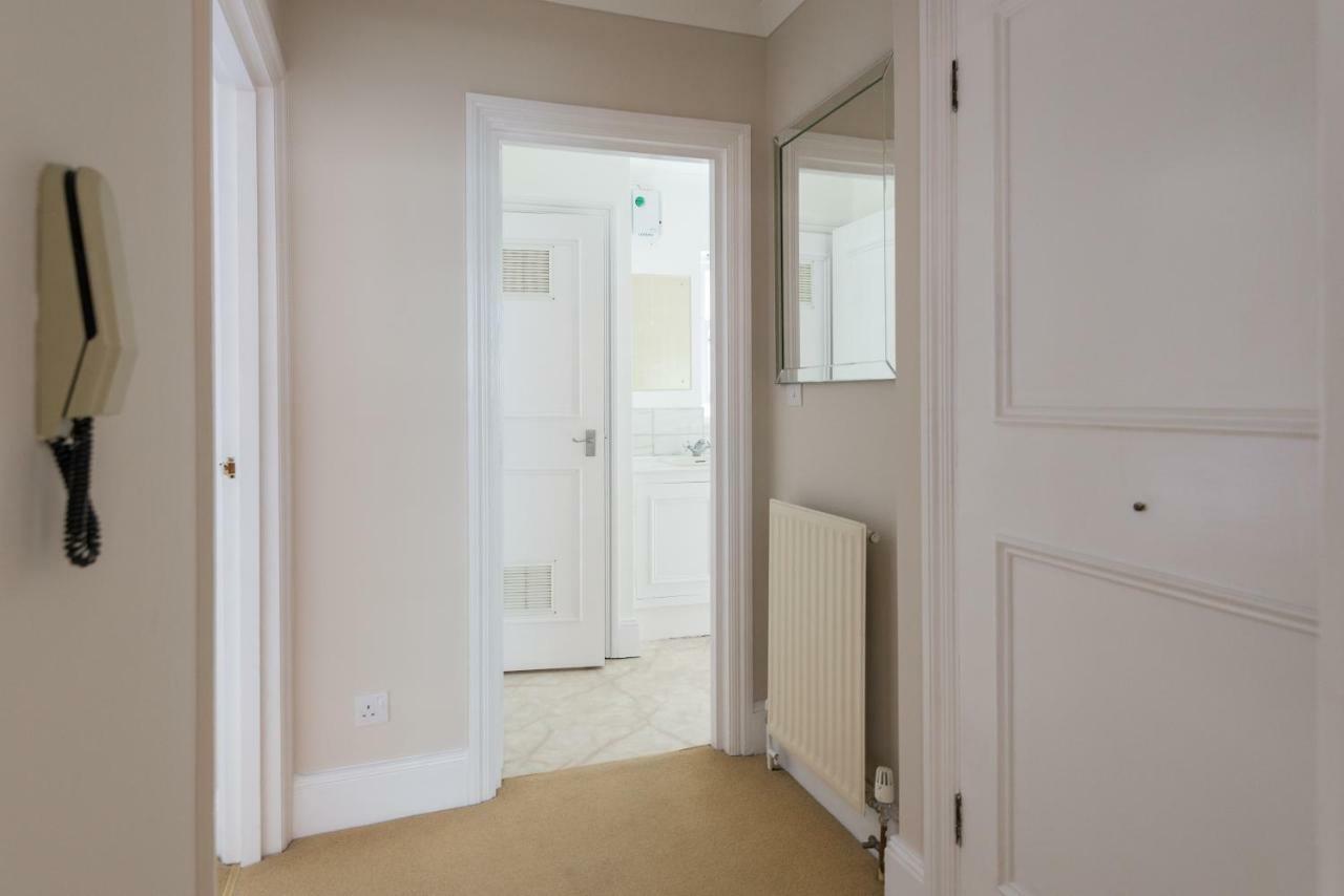 One Bedroom High Street Kensington Apartment Лондон Екстериор снимка
